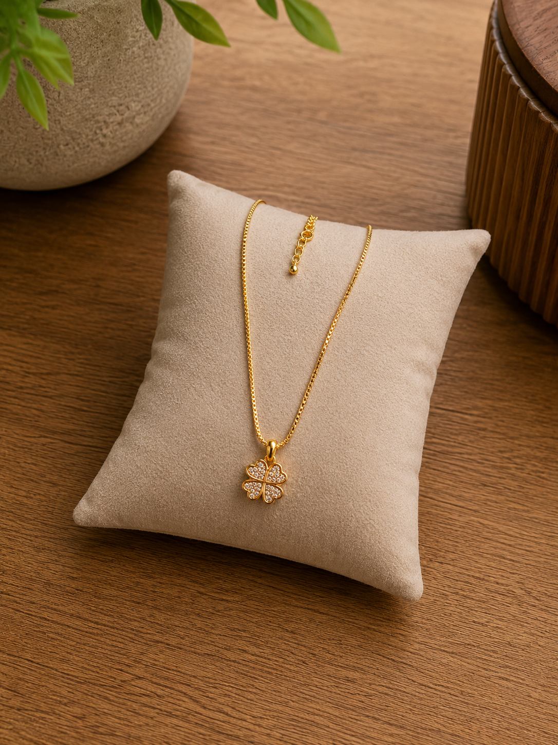 Gold Clover Pendant Necklace ( code 20 -158)
