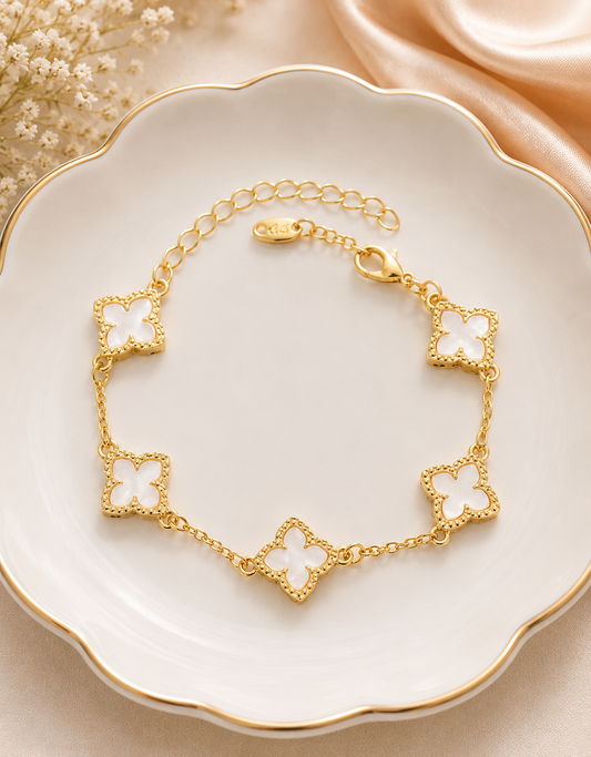 Elegant Clover Charm Bracelet ( code 19-148)