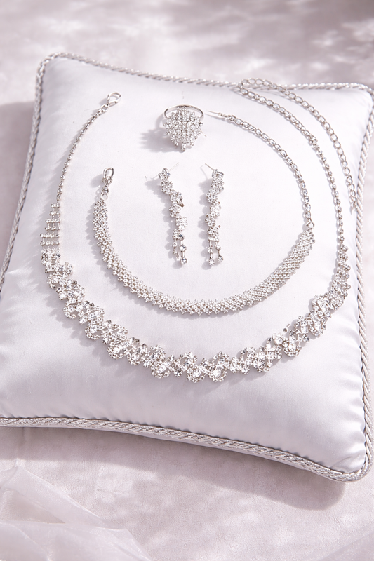 Luxurious & Exquisite  Rhinestone Jewelry Set