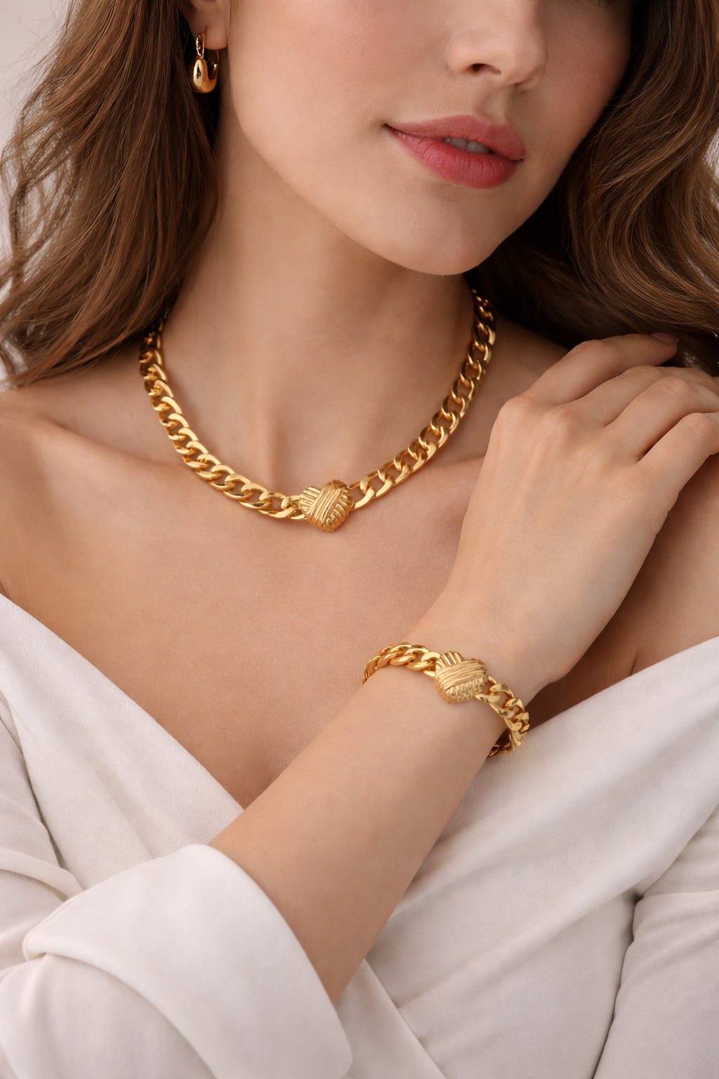 2PCS Gold Heart Necklace & Bracelet Set